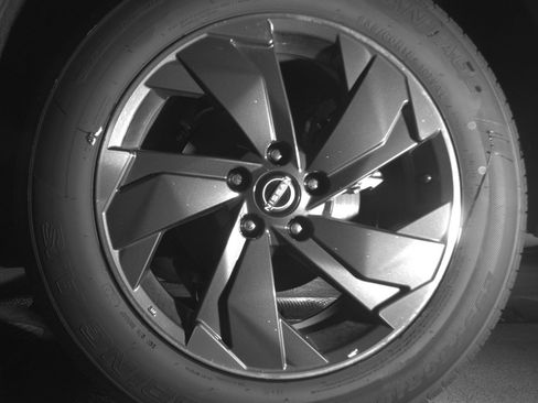 Used 2025 Nissan Rogue SV image 14