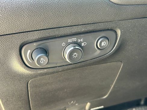 Used 2020 Buick Encore GX Select w/ Sport Touring Package FWD image 26