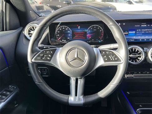 Used 2025 Mercedes-Benz GLA 250 4MATIC image 13