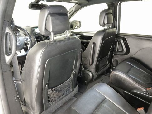 Used 2019 Dodge Grand Caravan GT FWD image 16