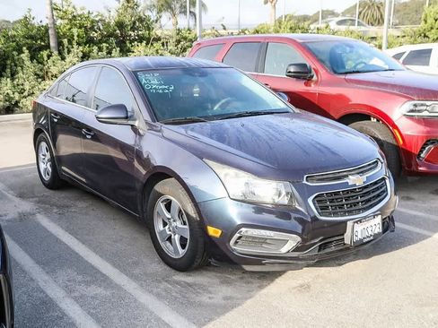 Used 2016 Chevrolet Cruze LT image 3