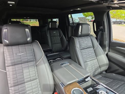 Certified 2026 Cadillac Escalade ESV Platinum Sport AWD/4WD image 26