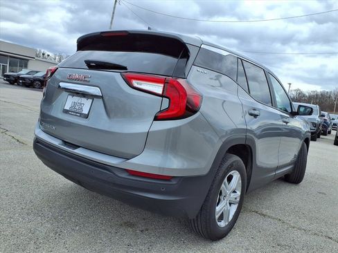 Used 2024 GMC Terrain SLE image 38