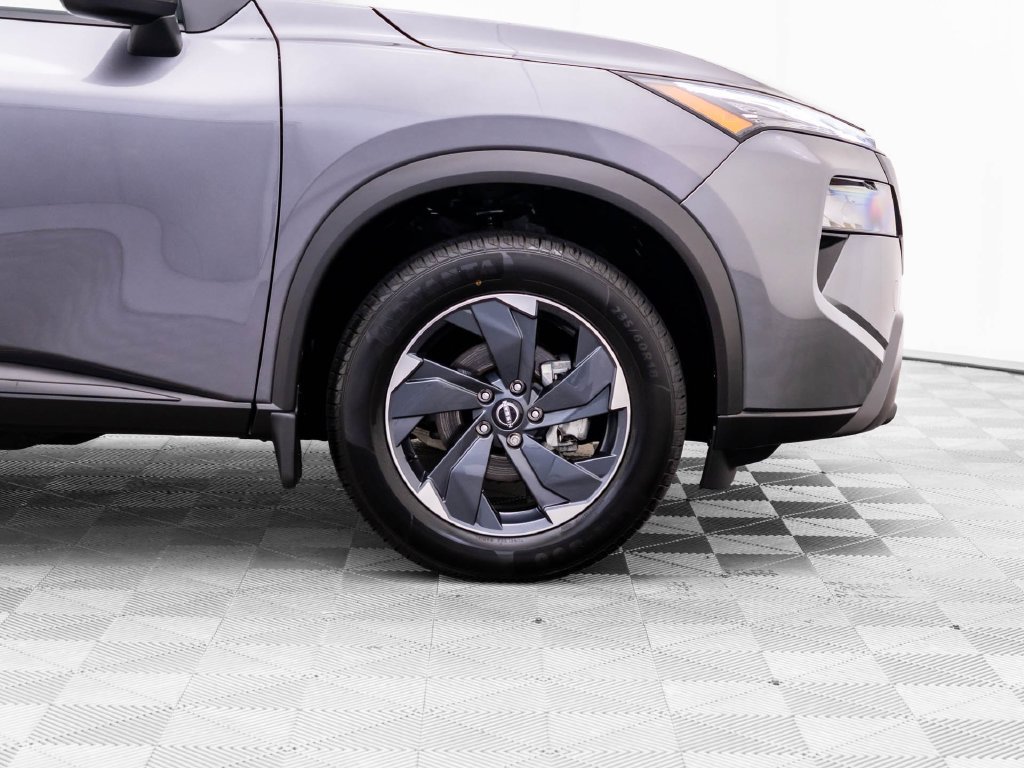 Used 2024 Nissan Rogue SV AWD/4WD image 35