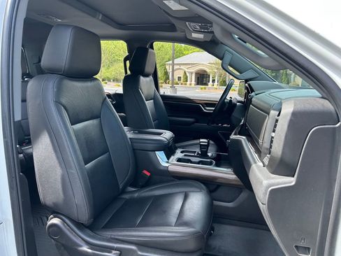 Used 2022 Chevrolet Silverado 1500 LT Trail Boss w/ LT Trail Boss Premium Package AWD/4WD image 58