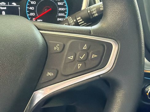 Used 2018 Chevrolet Equinox LT image 33