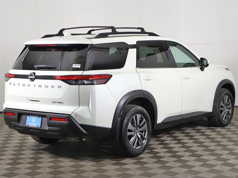 Used 2022 Nissan Pathfinder SV AWD/4WD image 10