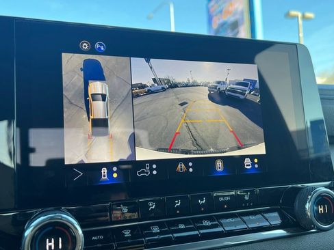 Certified 2025 Chevrolet Colorado Trail Boss AWD/4WD image 32