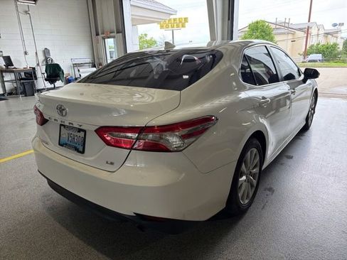 Used 2020 Toyota Camry LE FWD image 3