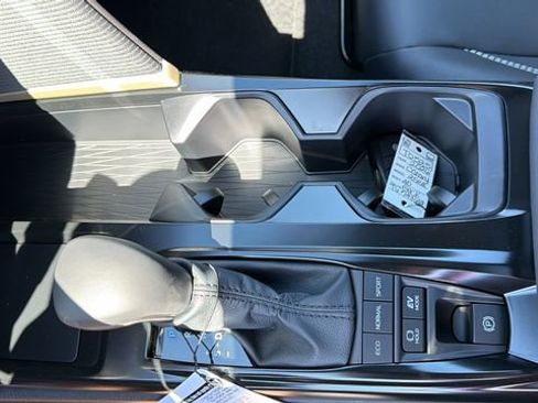 New 2026 Toyota Camry Hybrid FWD image 17