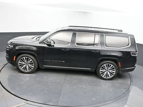 Used 2022 Jeep Grand Wagoneer Series III image 43