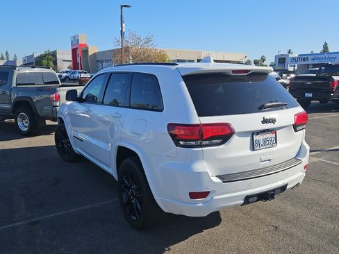 Used 2021 Jeep Grand Cherokee Laredo X image 6