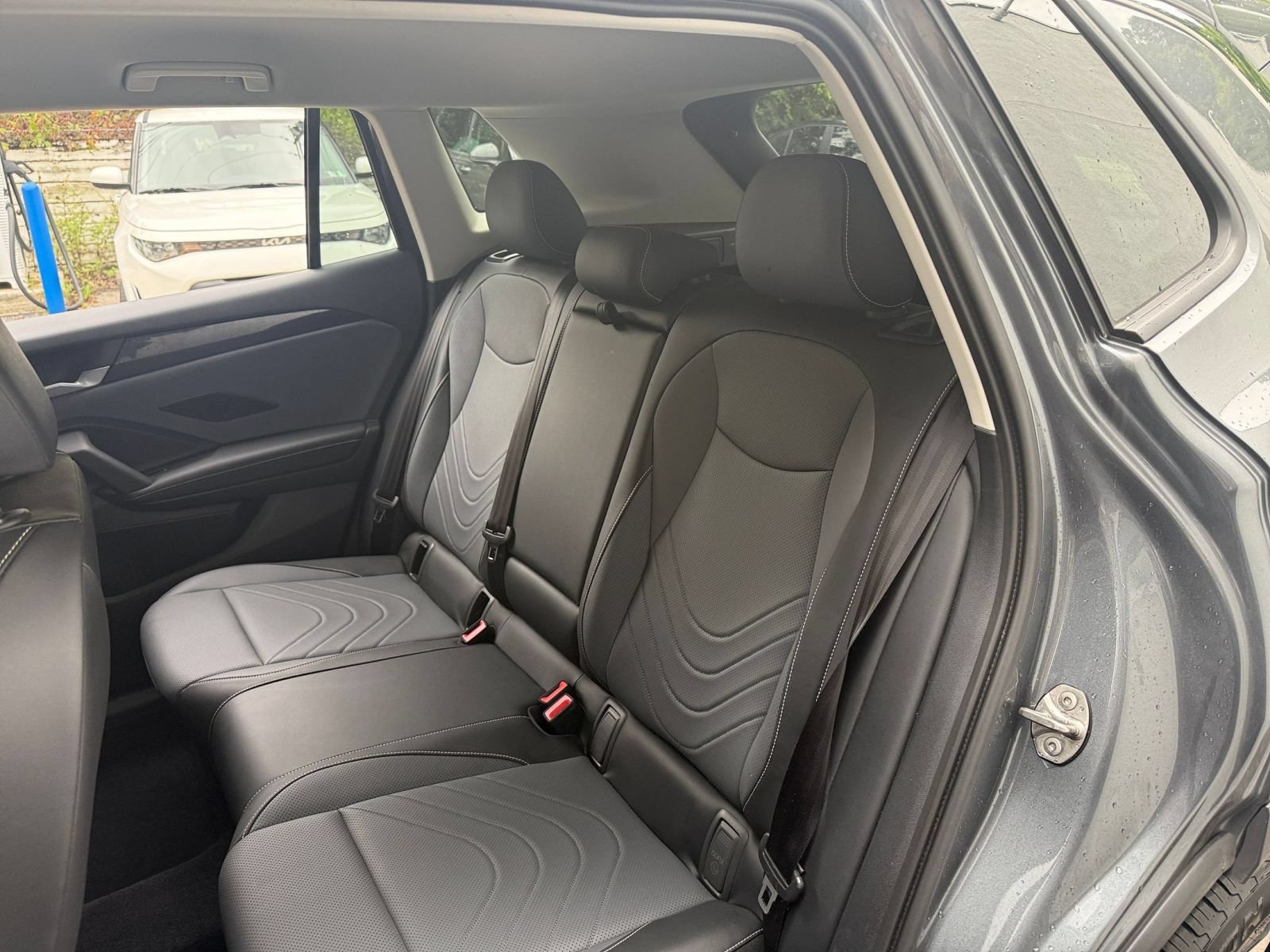 Used 2026 Volkswagen Tiguan SE AWD/4WD image 38