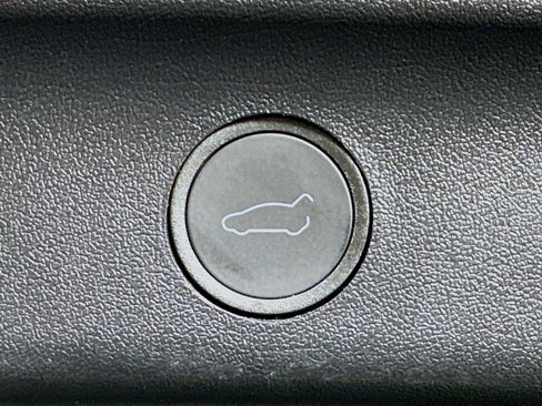 Used 2023 Tesla Model Y Long Range image 29