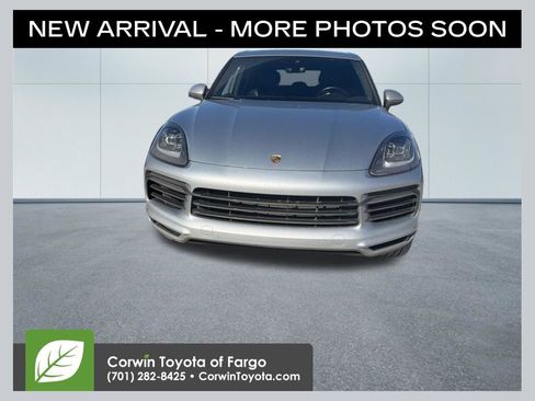 Used 2022 Porsche Cayenne Base image 1