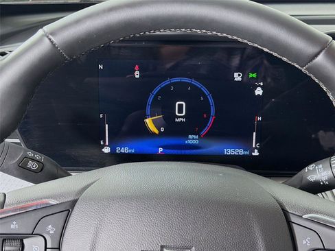 Used 2025 Chevrolet Trax LT w/ LT Convenience Package image 13