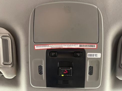 Used 2023 Toyota Camry SE image 32