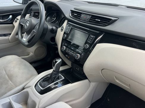 Used 2019 Nissan Rogue Sport SV AWD/4WD image 17