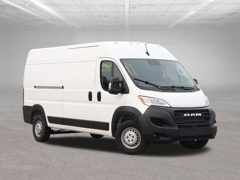 Used 2024 RAM ProMaster 2500 FWD image 2