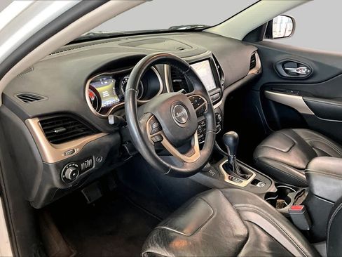 Used 2018 Jeep Cherokee Limited w/ Luxury Group AWD/4WD image 14