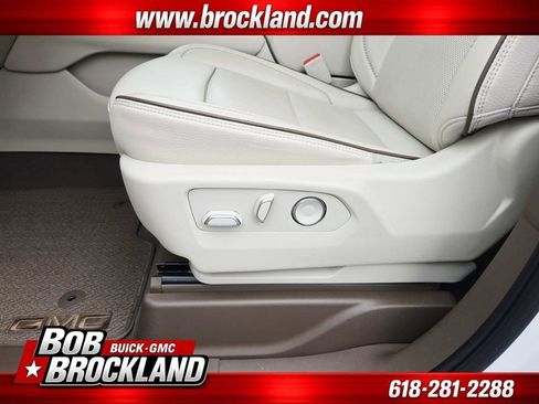 Used 2024 GMC Yukon Denali w/ Advanced Technology Package AWD/4WD image 42