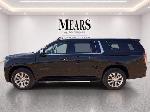 Used 2022 Chevrolet Suburban Premier AWD/4WD image 2