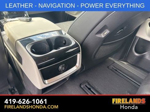 Used 2024 Kia Carnival EX FWD image 30