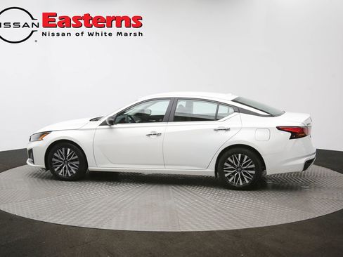 Used 2025 Nissan Altima 2.5 SV FWD image 51