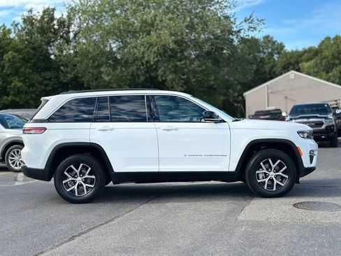 Used 2024 Jeep Grand Cherokee Limited AWD/4WD image 8