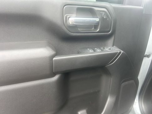 Used 2024 Chevrolet Silverado 2500 Custom w/ Custom Value Package image 11