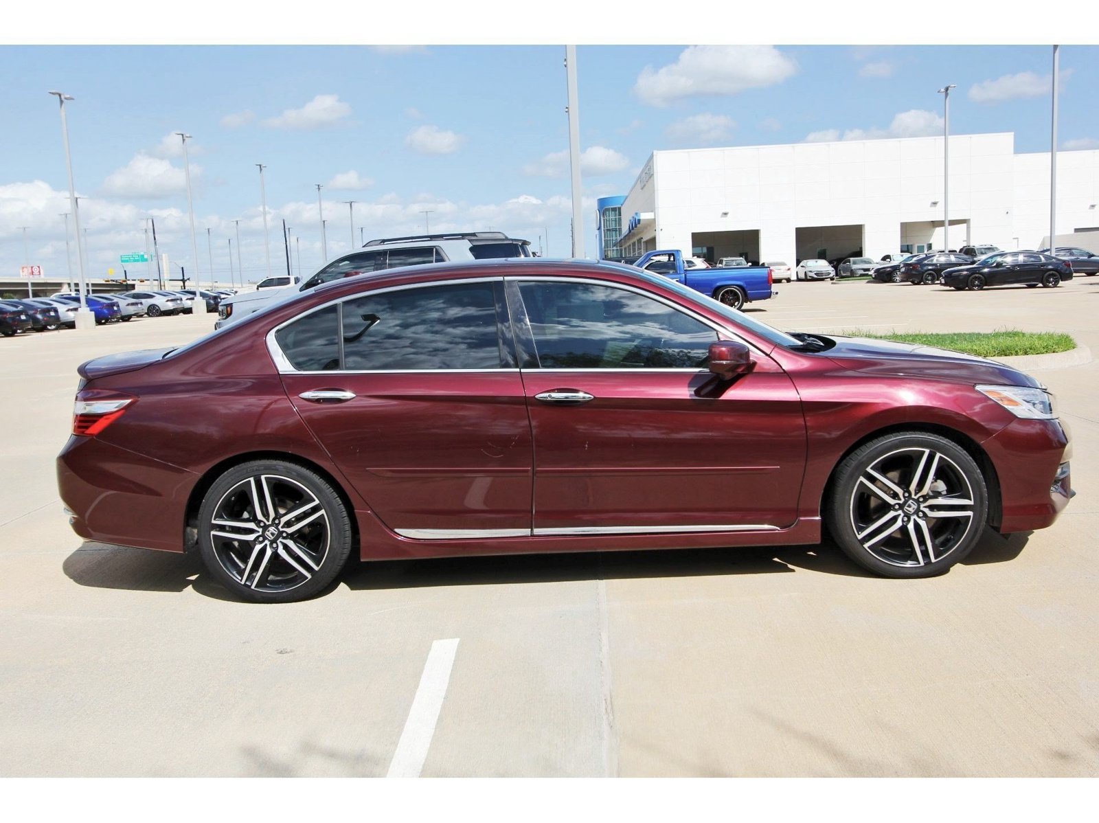 Used 2016 Honda Accord Touring image 8