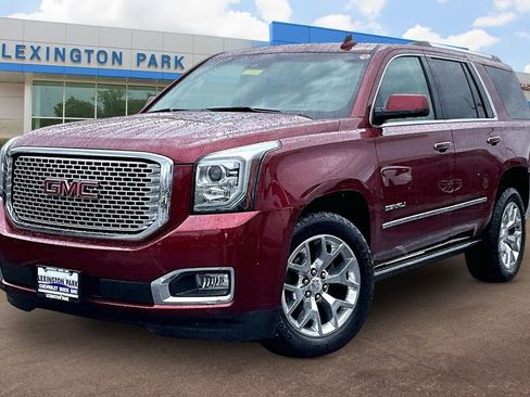 Used 2016 GMC Yukon Denali w/ Open Road Package image 12