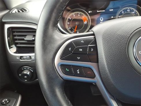 Certified 2019 Jeep Cherokee Limited image 17