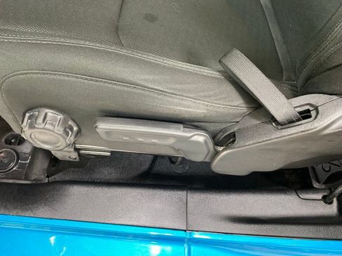 Used 2019 Jeep Wrangler Sport AWD/4WD image 25