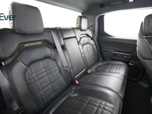 Used 2025 Rivian R1T Premium AWD/4WD image 5