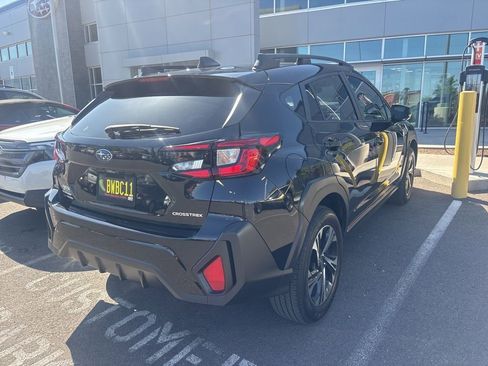 Used 2024 Subaru Crosstrek 2.0i Premium image 3