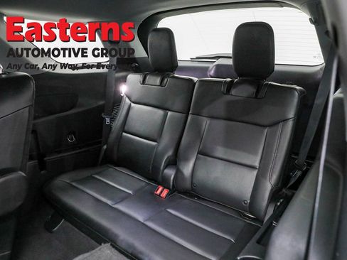 Used 2022 Ford Explorer Limited w/ Equipment Group 301A AWD/4WD image 26