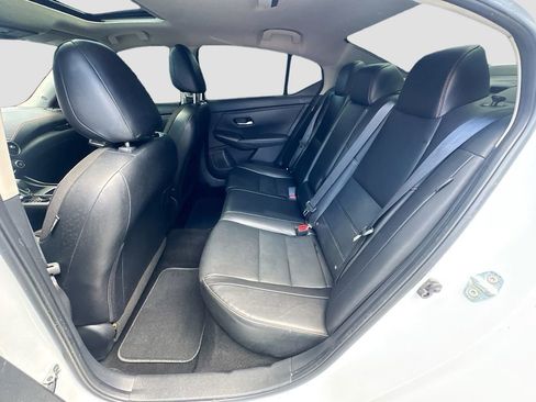 Used 2023 Nissan Sentra SR w/ SR Premium Package FWD image 21