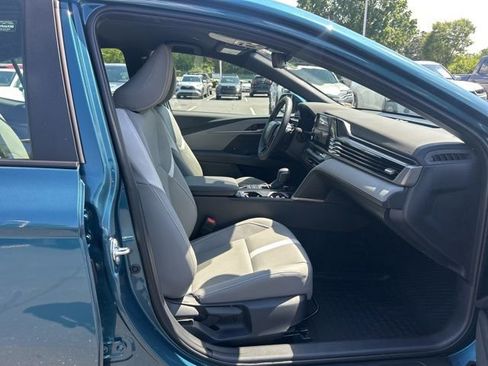 Used 2025 Toyota Camry SE w/ Convenience Package FWD image 17