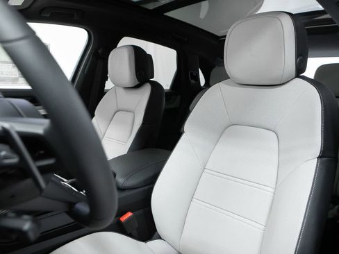 New 2026 Porsche Cayenne S AWD/4WD image 5