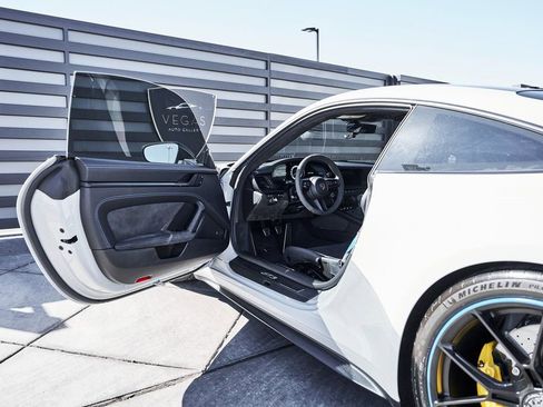 Used 2024 Porsche 911 GT3 RWD image 28
