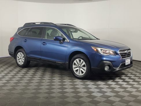 Used 2019 Subaru Outback 2.5i Premium image 2
