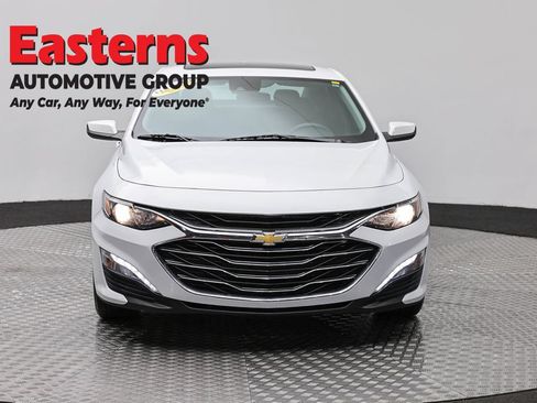 Used 2024 Chevrolet Malibu LT FWD image 2