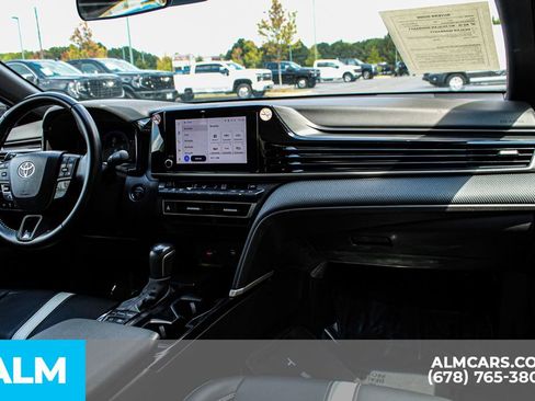 Used 2025 Toyota Camry SE image 23