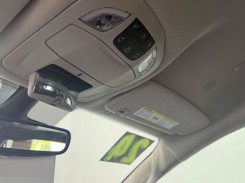Certified 2024 Chrysler Pacifica Touring-L FWD image 21