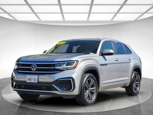 Used 2020 Volkswagen Atlas Cross Sport SE w/ Panoramic Sunroof Package FWD image 8