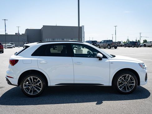 Used 2025 Audi Q3 2.0T Premium w/ Convenience Package AWD/4WD image 11