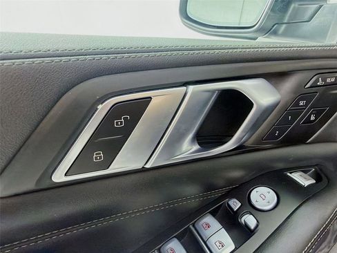 Used 2023 BMW X7 xDrive40i w/ Premium Package image 7