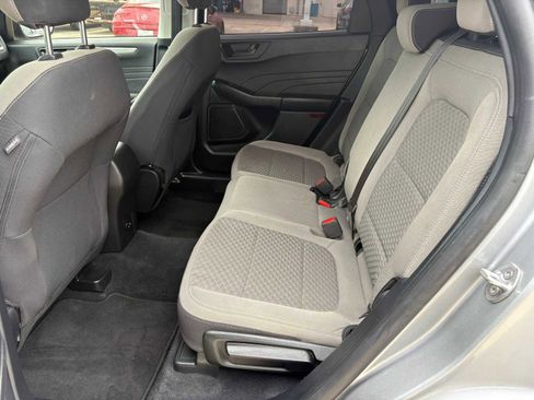 Used 2022 Ford Escape SE FWD image 9