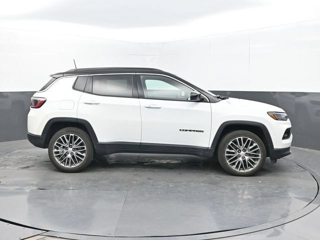 Used 2023 Jeep Compass Limited w/ Elite Group AWD/4WD image 8